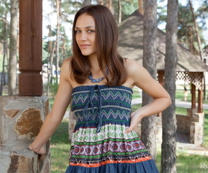 Sweet teen girl uncovers her..