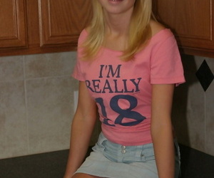 Kinky amateur Skye Model..