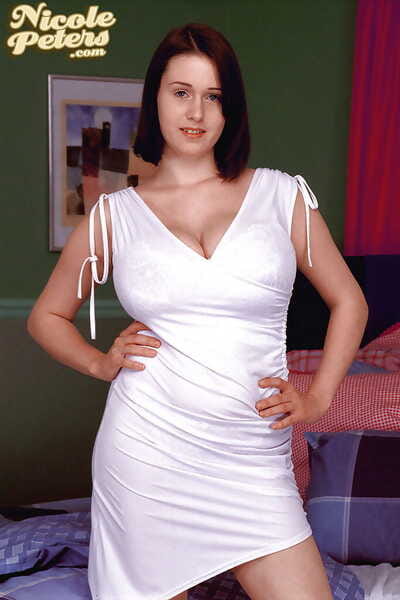 Brunette MILF Nicole Peters..
