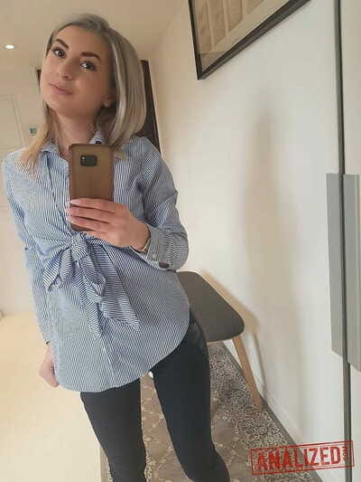 Amateur blonde Ari Fox..