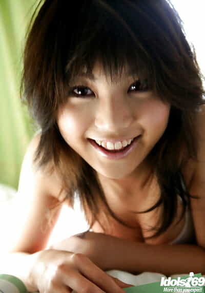 Foxy asian babe Azumi..