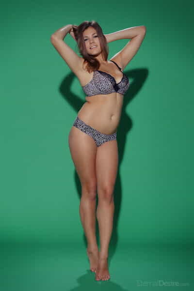 Stunning Lora N removes her..