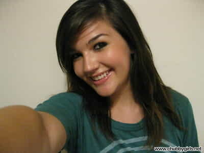 Cutie Veronica takes a slef..