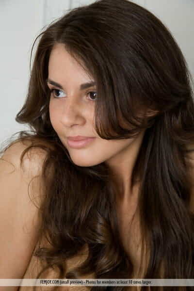 Beautiful bunette Alannis..