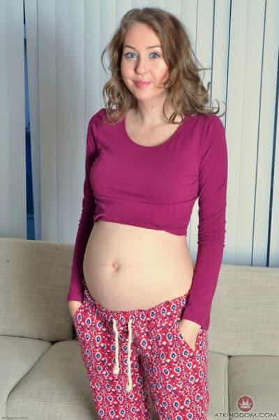Pregnant Aali Rousseau gets..