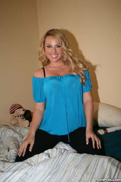 Blonde MILF Stephanie Blaze..