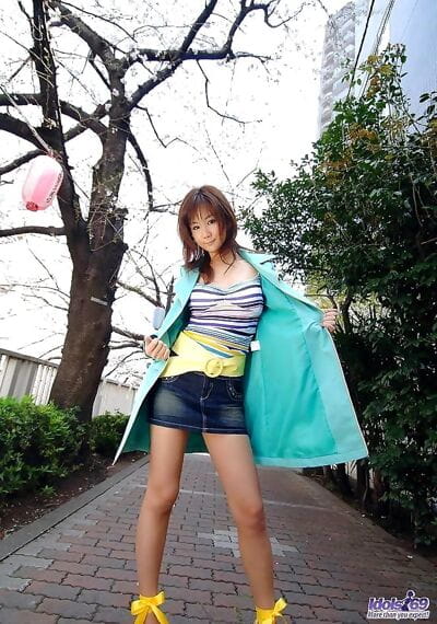 Horny asian idol maki shows..